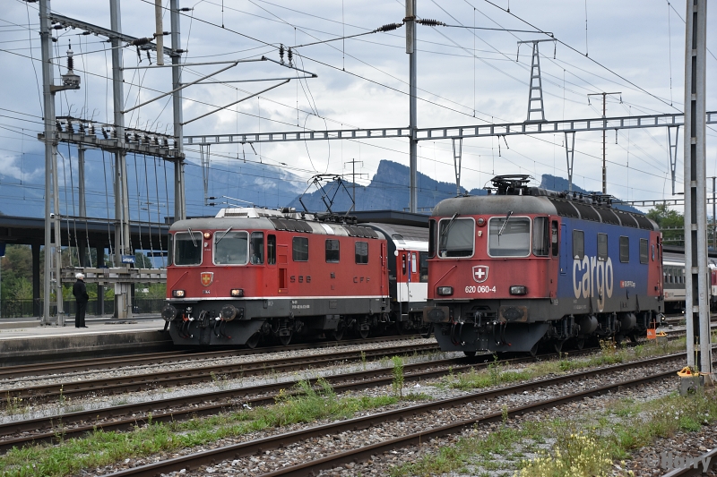 Re 6/6 620 060-4, Re 4/4 11144
