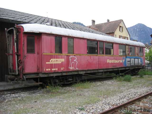 ex WR 3813
WR 3813: Sollte eigentlich zum Pianobarwagen WR-S 3820 umgebaut werden, wurde aber am 10.3.2010 abgebrochen.
