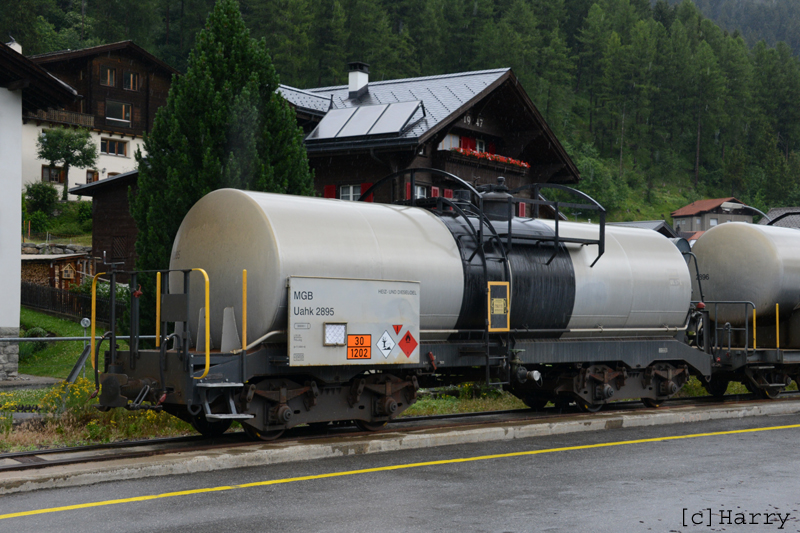 Uahk 2895

