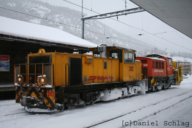 242_mit_9217_Bhf_Samedan.jpg