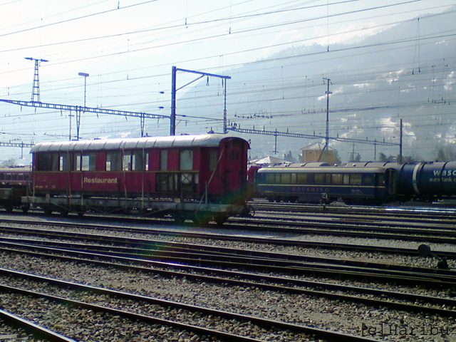 ex WR 3813
Abbruch 10.3.2010
Dieses Bild zeigt ein letztesmal den 3813 und den 3814 zusammen. Leider nur ein Handybild.
