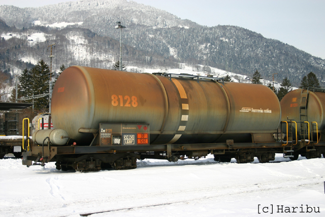 Za 8128

