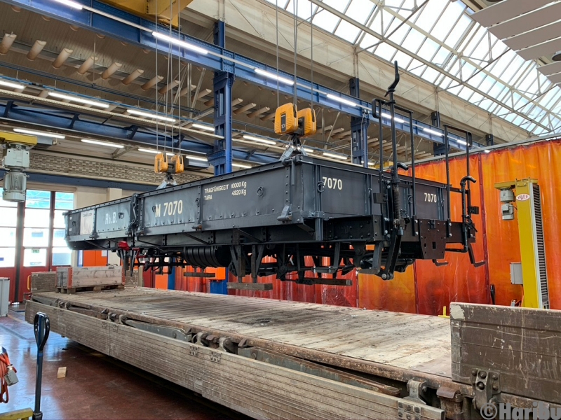 WN 9853 (M 7070)
