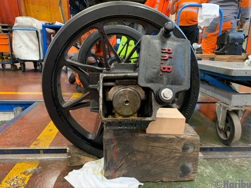 WN 9853 (M 7070)
