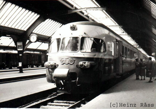 RAe_in_Zürich_HB,_1983.jpg
