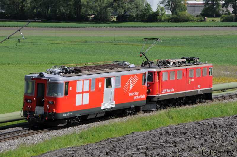 Deh 4/4 I 52 und Ge 6/6 II 703
